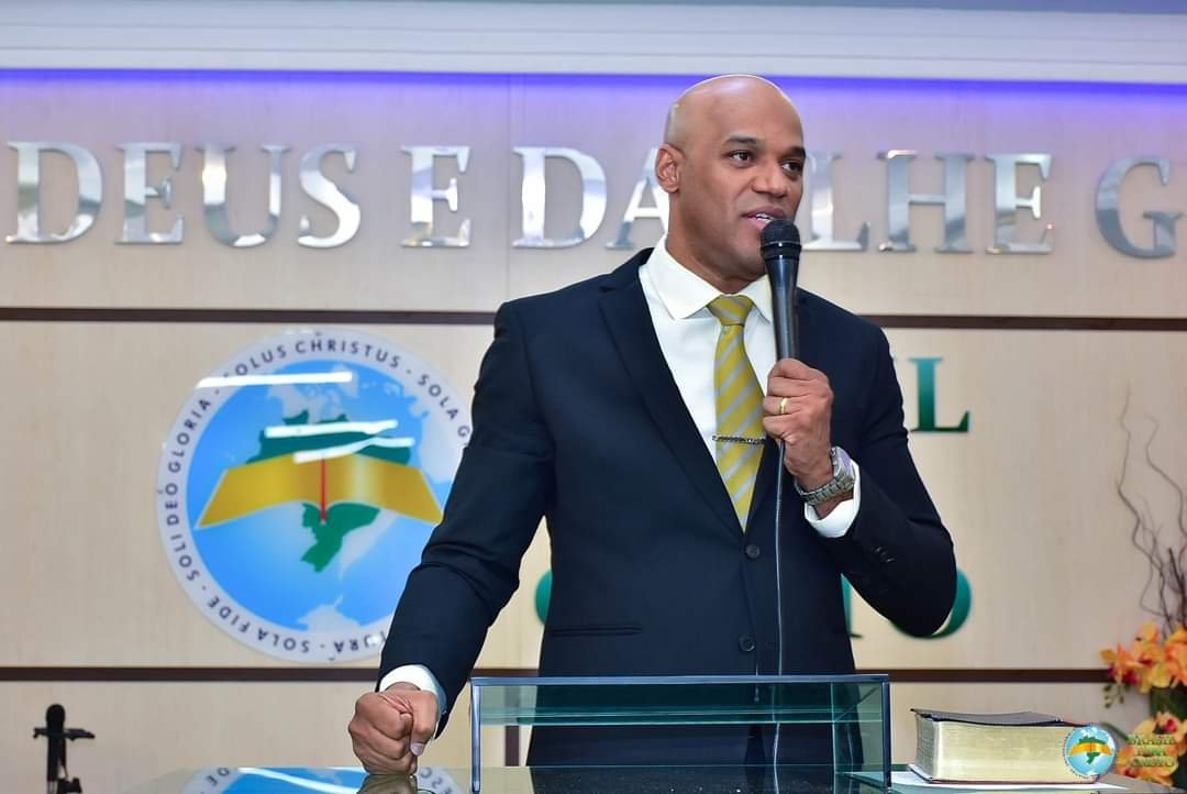 Pastor do departamento Jovens